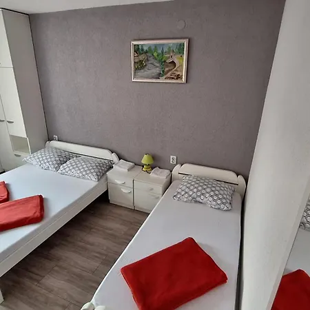 Kaca 1 Apartment *