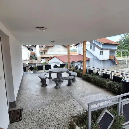 Apartment Kaca 1 *