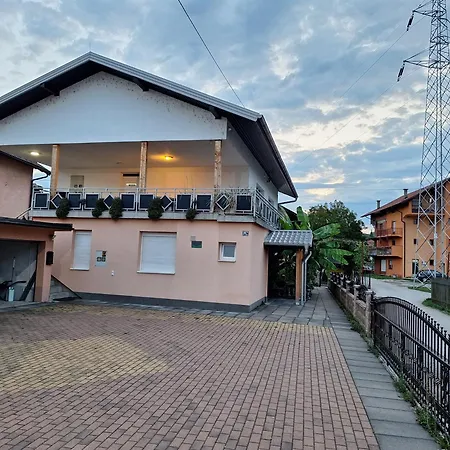 Apartment Kaca 1 *