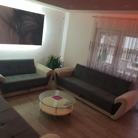 Apartment Kaca 1