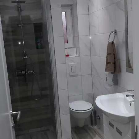 Apartment Kaca 1